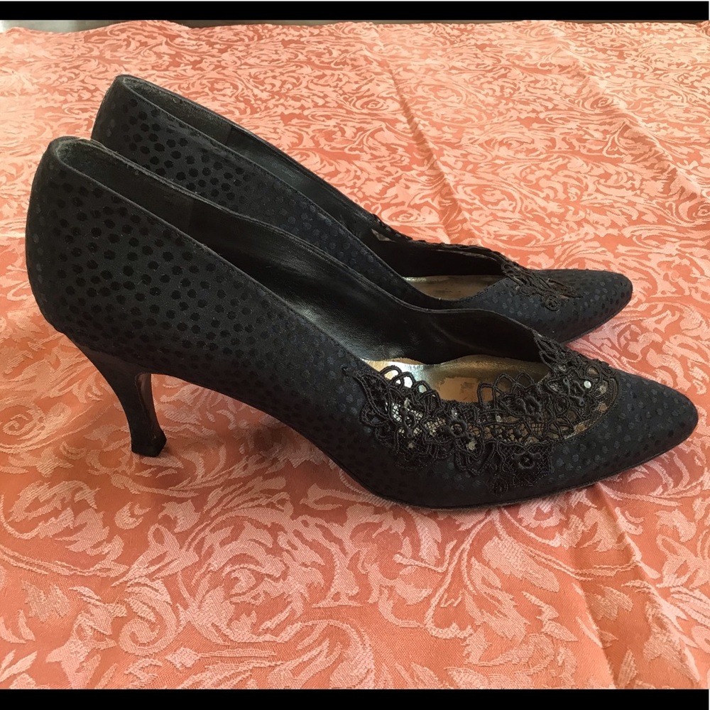 ❣️2/$15❣️Vintage Stuart Weitzman, SBD*